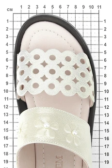 Женские бежевые босоножки Dakkem