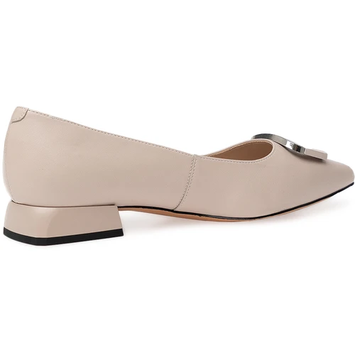 Женские бежевые туфли Baden