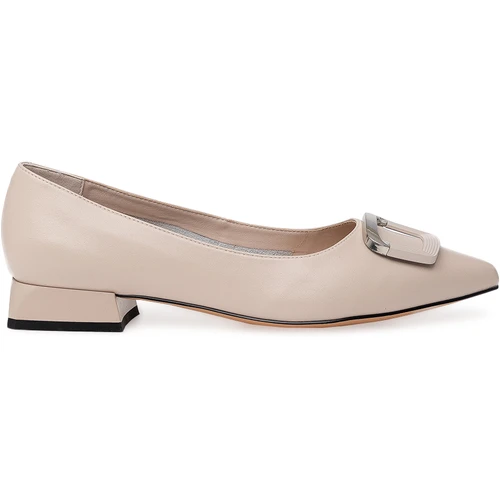 Женские бежевые туфли Baden