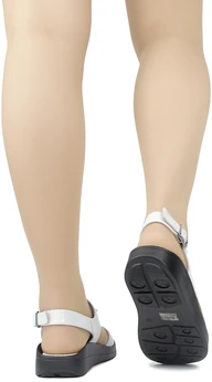 Женские белые босоножки Dakkem