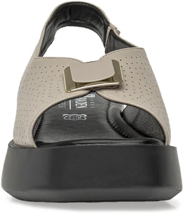 Женские бежевые босоножки Baden