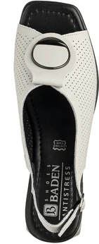 Женские бежевые босоножки Baden