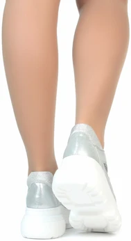 Женские серебряные кроссовки Romika