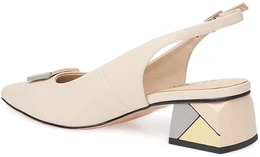 Женские бежевые босоножки Baden