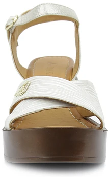 Женские белые босоножки Dakkem