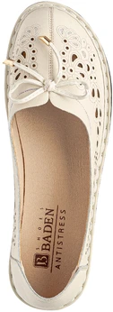 Женские бежевые туфли Baden