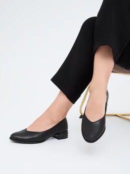 Женские черные туфли Baden