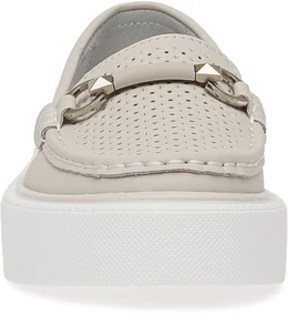 Женские бежевые лоферы Baden