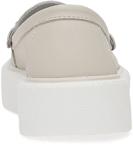 Женские бежевые лоферы Baden