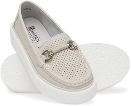 Женские бежевые лоферы Baden