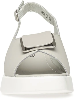 Женские бежевые босоножки Baden